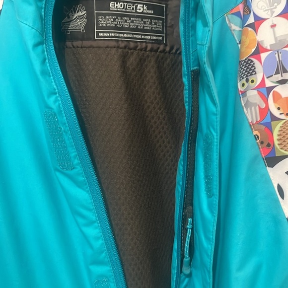 DC Fuse Women’s Graphic Print 2011 Snowboarder Jacket Size Small Teal Black - Picture 10 of 13